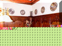 FamilyRoomBuiltInEatingNook.jpg (73030 bytes)